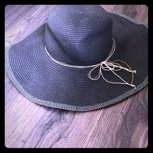 Black Straw Floppy Beach Hat
